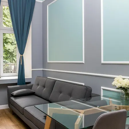 Beautiful For 4 People In Cracow By Renters شقة *