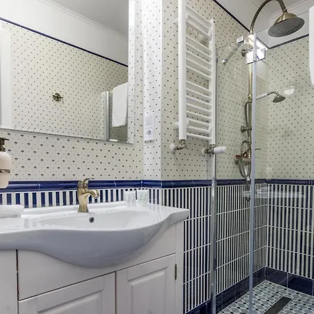 Beautiful For 4 People In Cracow By Renters *