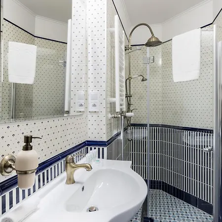 Beautiful For 4 People In Cracow By Renters *